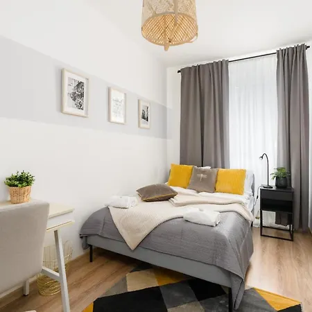 Hetmanska Business By Renters * بوزنان