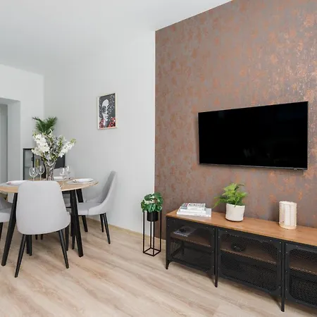 Hetmanska Business By Renters Apartment *